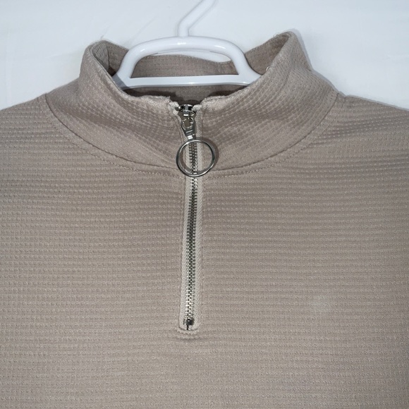 NWT Women’s Crave Fame Waffle Knit Long Sleeve Cropped Sweatshirt - Tan - Large - Picture 4 of 4